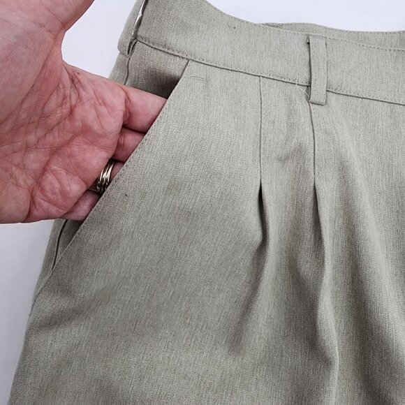 Tail Size 14 Womens Heathered Light Green Microfiber Pleated Front Shorts - Picture 5 of 7